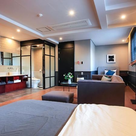 Brown-Dot Hotel Yangjeong Пусан Екстериор снимка