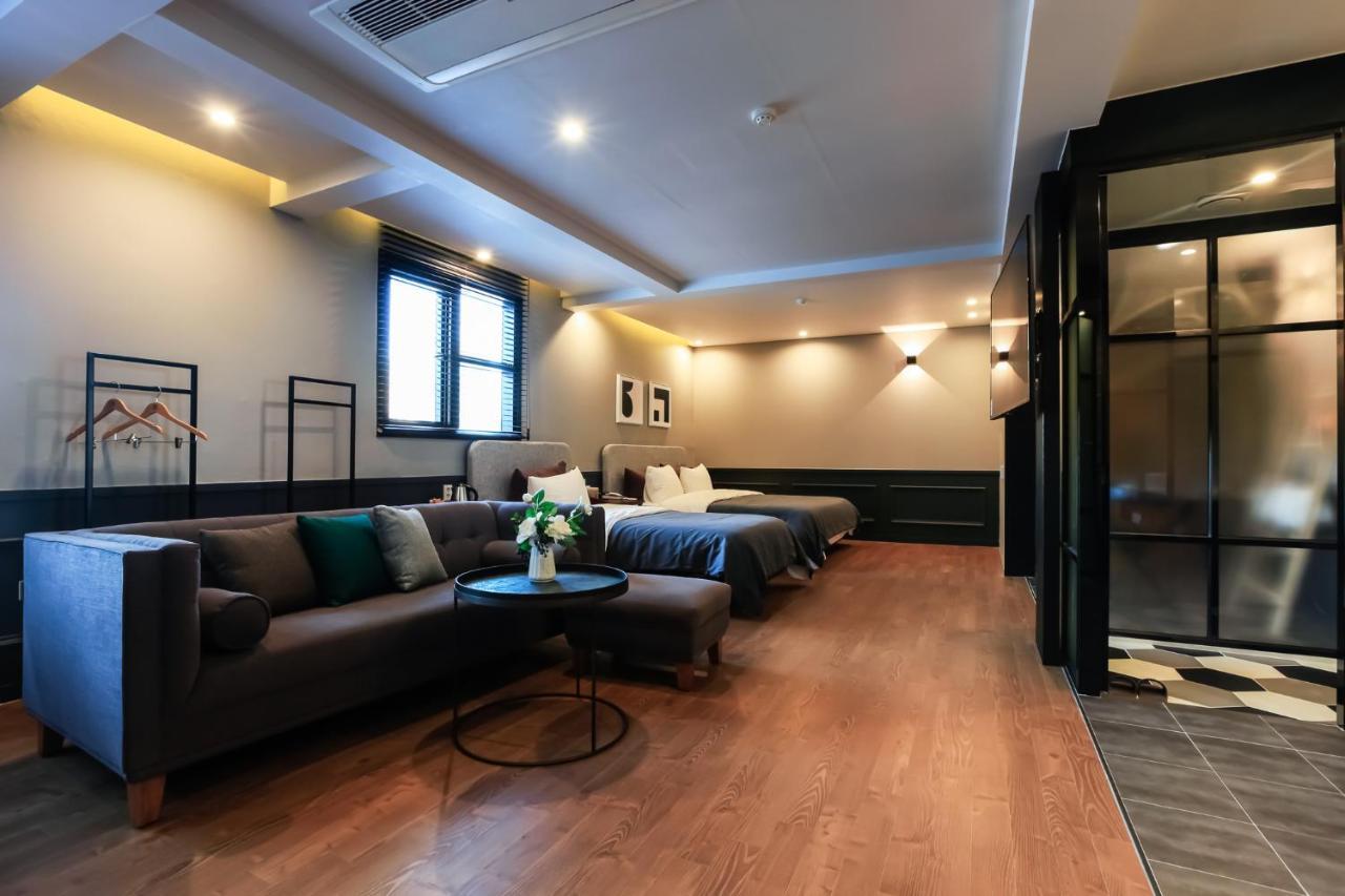 Brown-Dot Hotel Yangjeong Пусан Екстериор снимка