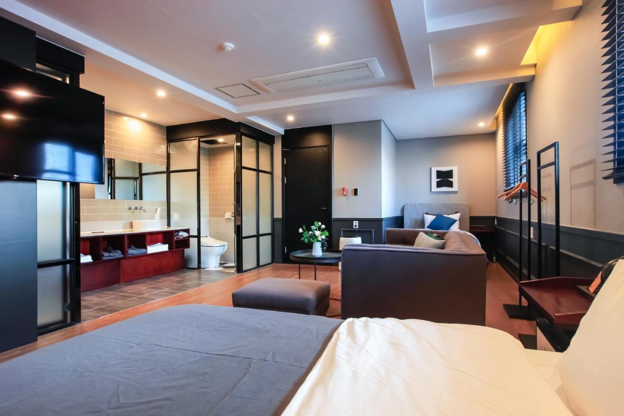 Brown-Dot Hotel Yangjeong Пусан Екстериор снимка